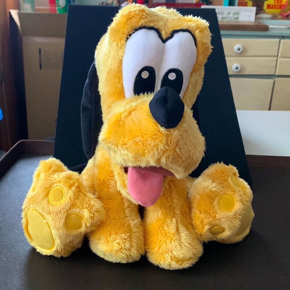 Disney sitting Pluto plushy stuffed animal 10 inches tall with green collar